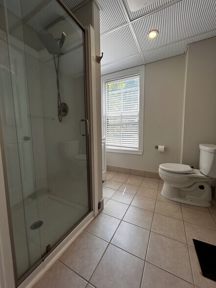 Building Photo - 55 Hale St