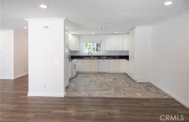 Building Photo - 7445 Hesperia Ave