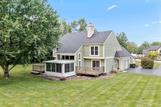 Building Photo - 38W199 Heatherfield Dr