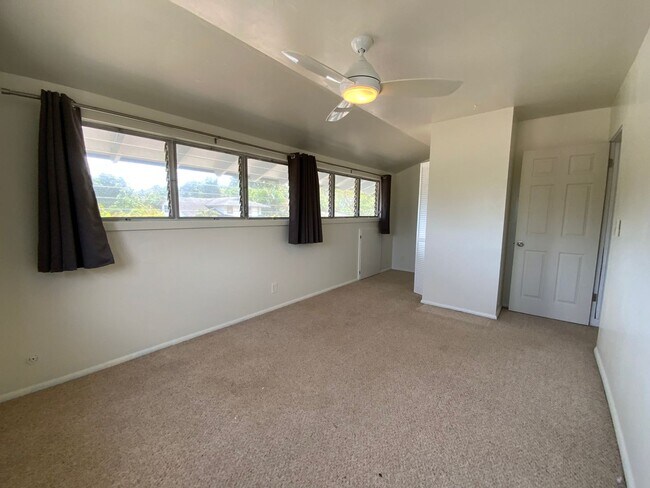 Building Photo - SPACIOUS 4 BEDROOM AHUIMANU SINGLE FAMILY HOME WITH ENCLOSED GARAGE