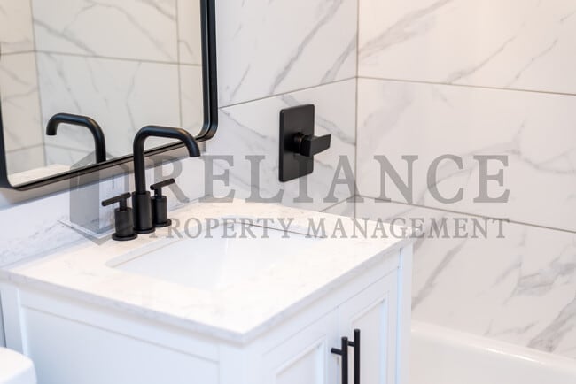 Building Photo - 2506 N Somerset Ave