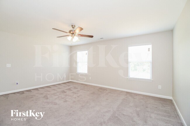 Building Photo - 1307 Red Deer Dr