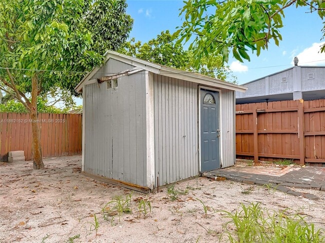 Building Photo - 1378 SW 26th Ave