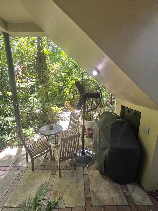 Building Photo - 814 Michigan Ave