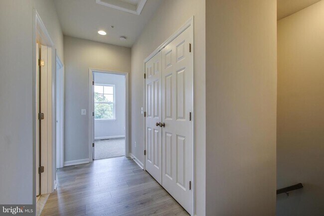 Building Photo - 14217 Travilah Rd