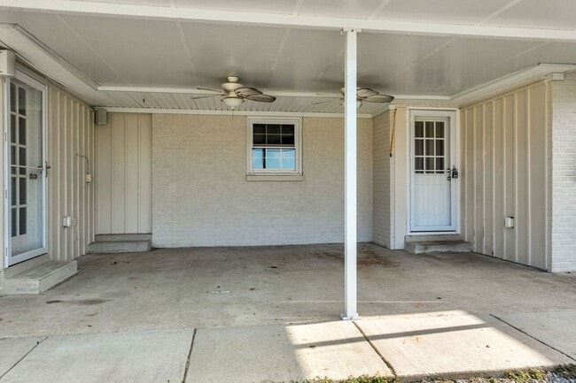 Building Photo - 4861 Bethesda Rd