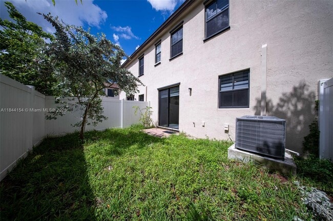 Building Photo - 11108 W 33rd Way