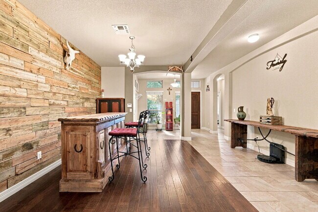 Building Photo - 8951 Highland Dawn