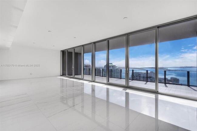 Building Photo - 300 Biscayne Blvd Way