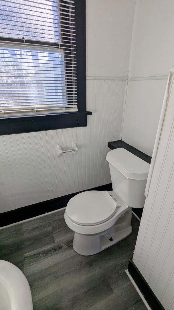 Building Photo - Schonfeld Holdings, LLC (916 6th St)