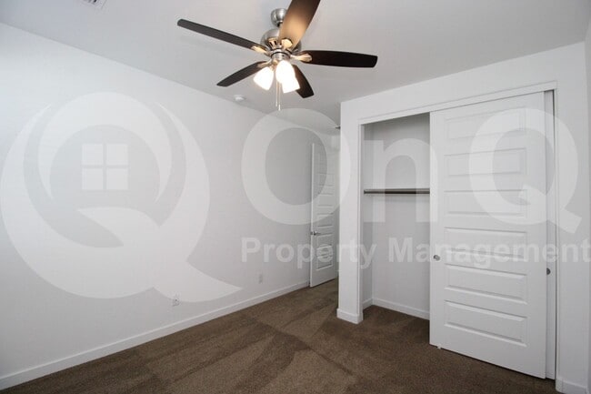 Building Photo - 2438 E Warbler Rd