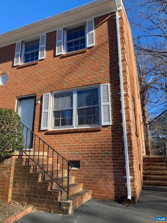 Building Photo - 312 Azalea Dr