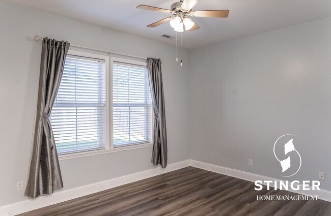 Building Photo - 28 Spearmint Cir