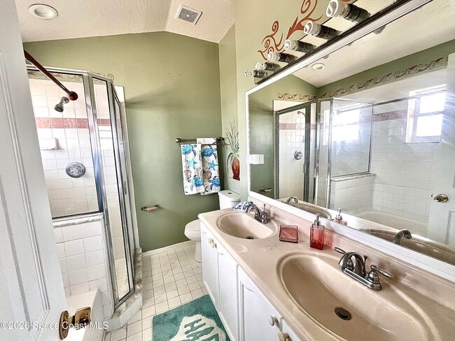 Building Photo - 799 Shell St