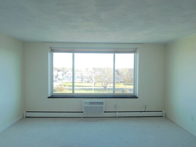 Building Photo - 135 Scranton Ave