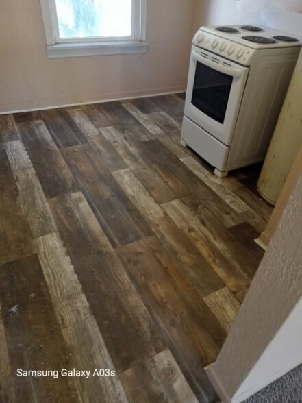 Building Photo - 2435 Woodford St