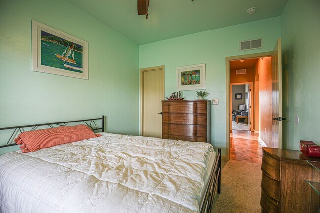 Building Photo - 557 Tierra Bella Dr