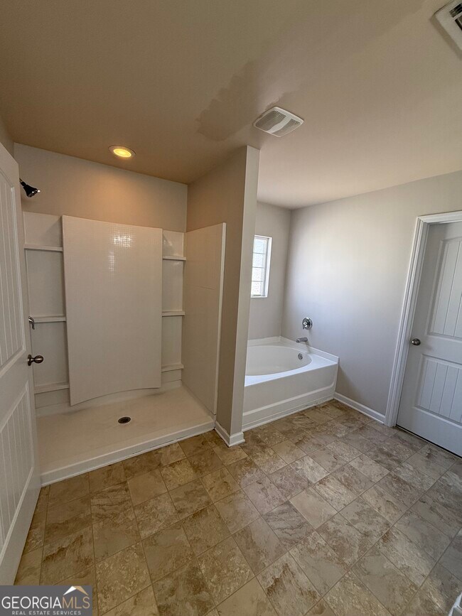 Building Photo - 2937 S Hills