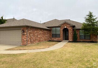 Building Photo - Great Family Home in the Heatherwood Addit...