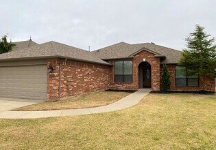 Building Photo - Great Family Home in the Heatherwood Addit...