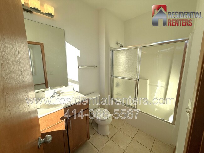 Building Photo - 2121 N Riverboat Rd