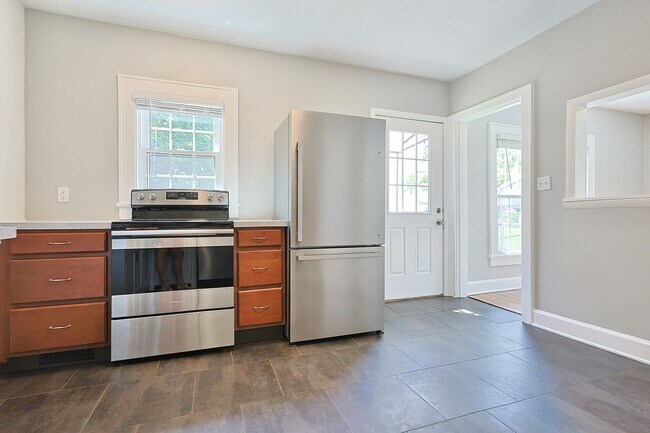 Building Photo - Coming Soon South Knoxville Cottage!!!