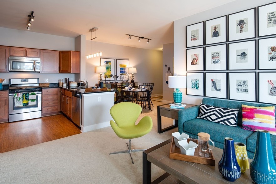 Building Photo - Elms Arcola