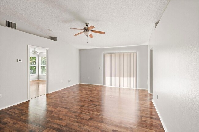 Building Photo - 795 Squirrel Ct