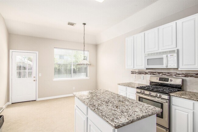 Building Photo - 20719 Medallion Pointe Dr