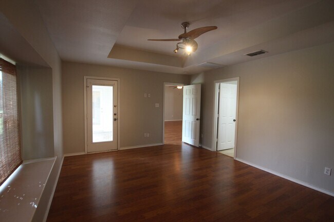 Building Photo - Stunning 4 Bedroom in Tyler! Available in ...