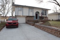 Building Photo - La Vista Home For Rent