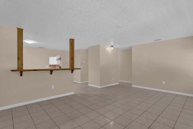 Building Photo - 6113 Yucca Dr