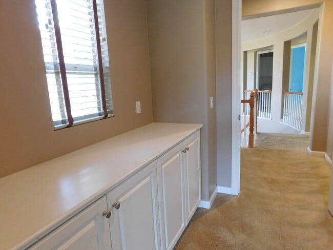 Building Photo - 2750 Dove Tail Dr