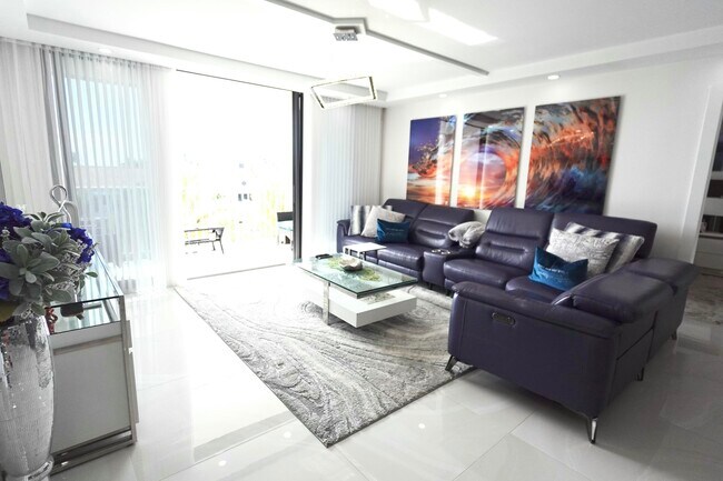 Building Photo - 2860 S Ocean Blvd