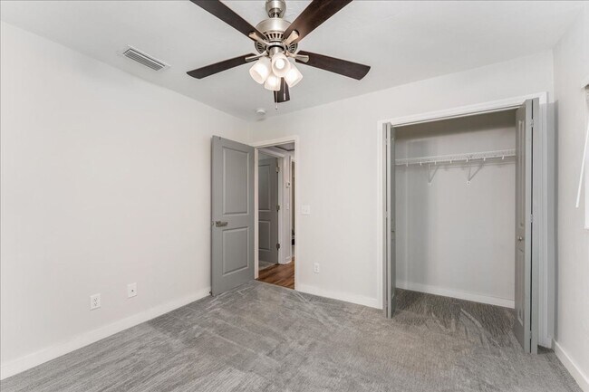 Building Photo - 3 Bed / 2 Bath in Levy Park