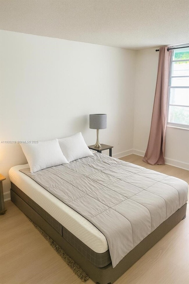 Building Photo - 1732 Meridian Ave