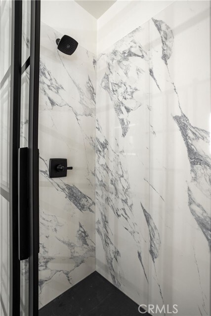 Building Photo - 738 S Stanley Ave