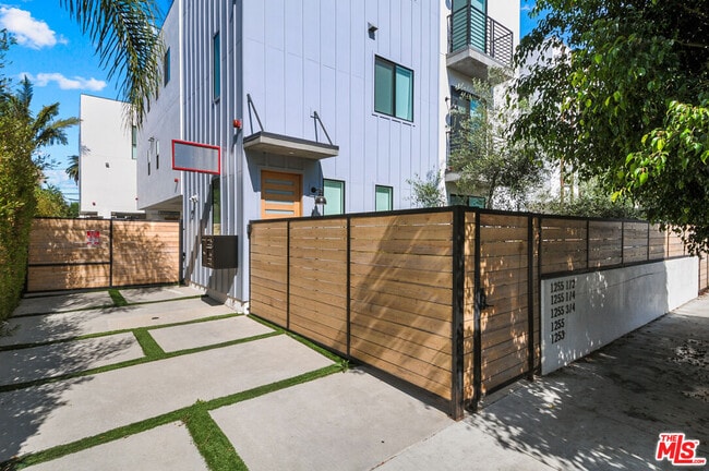 Building Photo - 1255 N Gower St