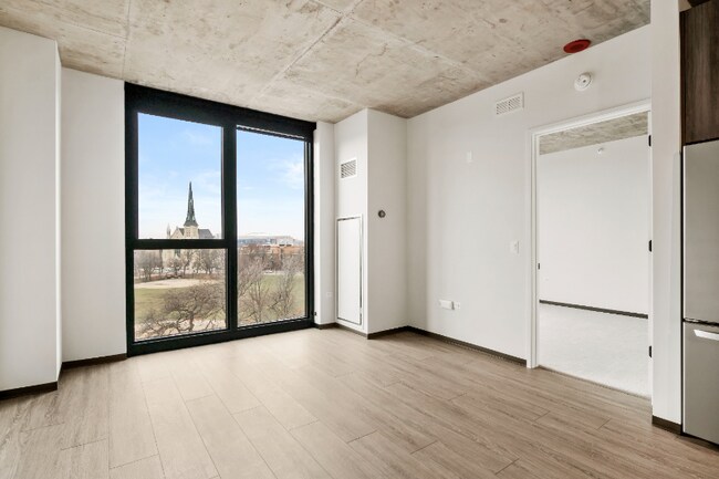 Building Photo - 1450 W Randolph St