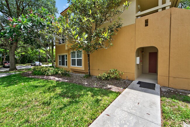 Building Photo - 4807 Via Palm Lakes Via