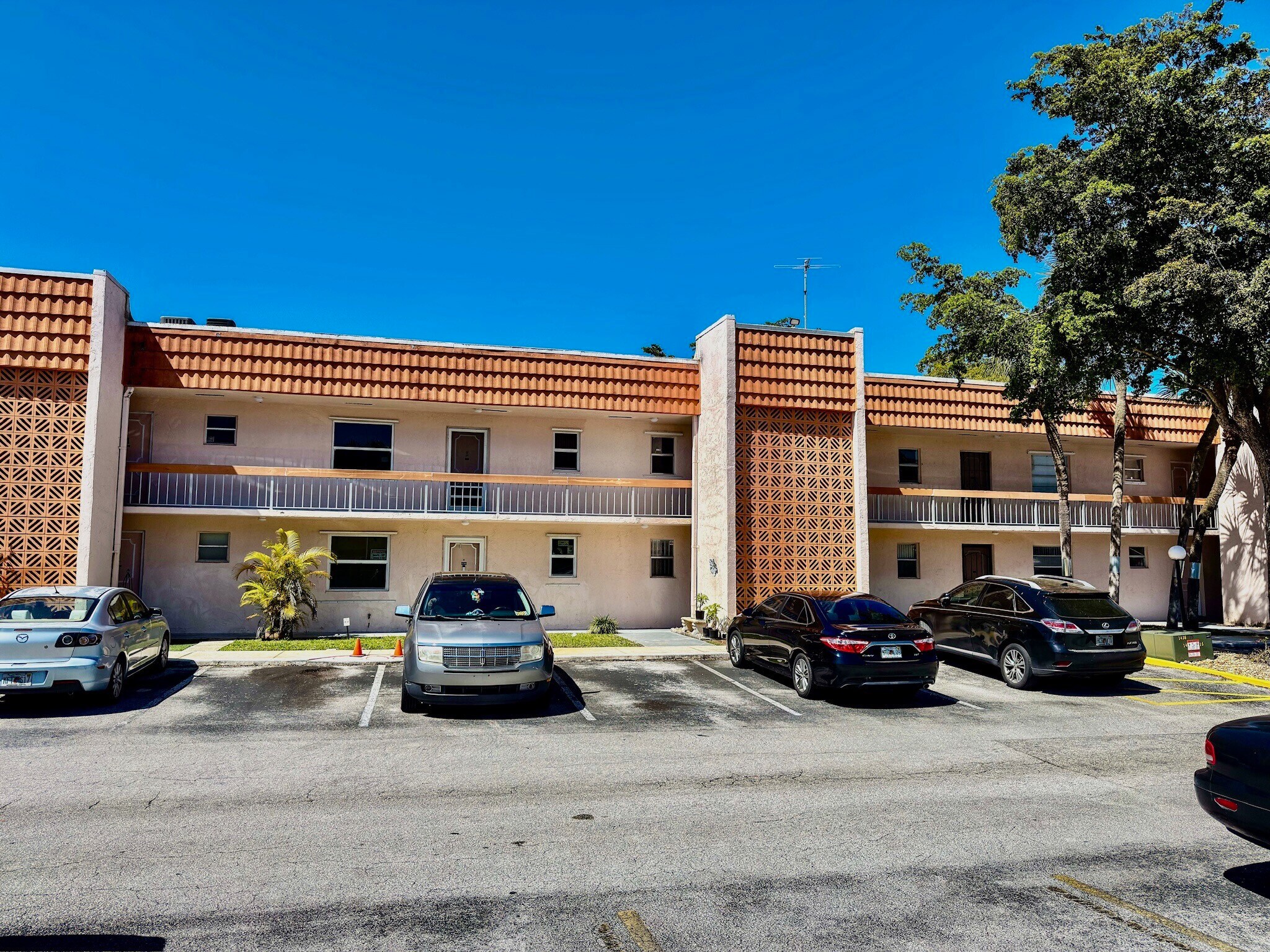 Building Photo - 7610 Stirling Rd