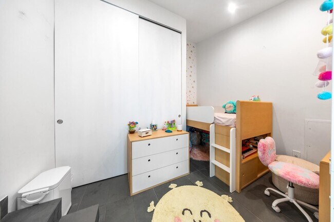 Building Photo - 9025 Dickens Ave