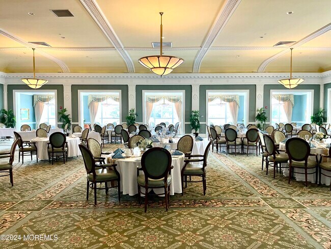 Building Photo - 700 Ocean Ave N