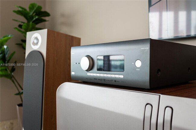 Building Photo - 1331 Brickell Bay Dr