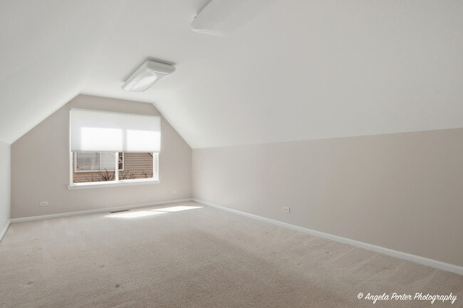 Building Photo - 749 S Parkside Dr