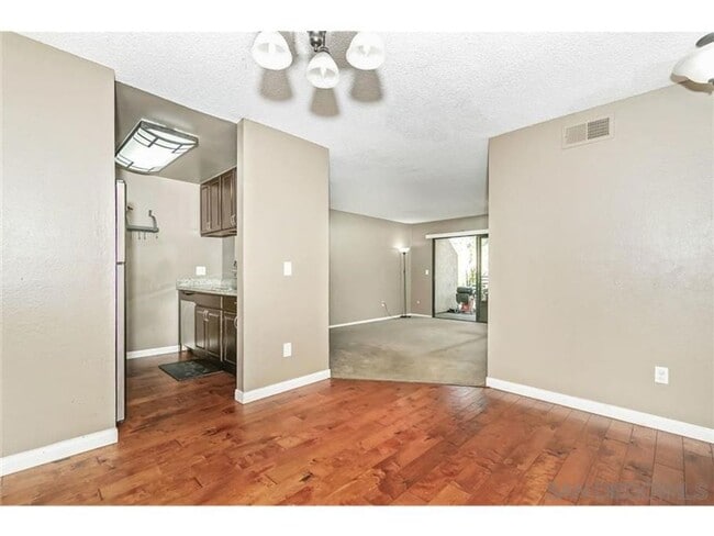 Building Photo - 7865 Golfcrest Dr