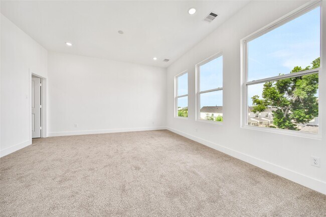 Building Photo - 4124 Buck St