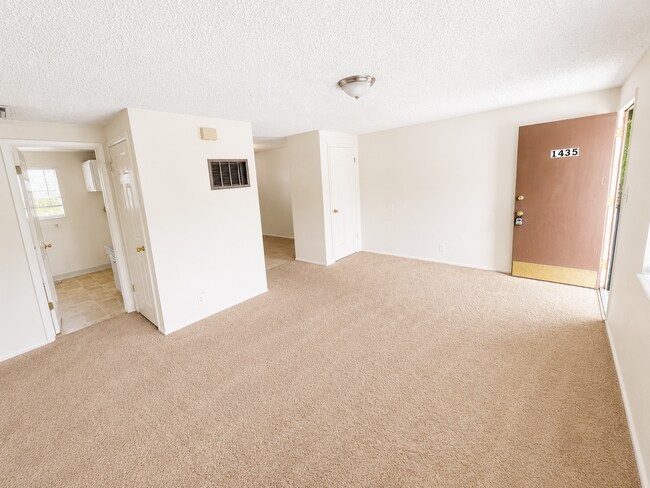 Building Photo - 1435 S 320 E