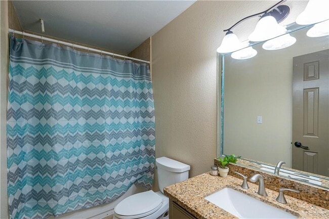 Building Photo - 11 Queen Palm Dr