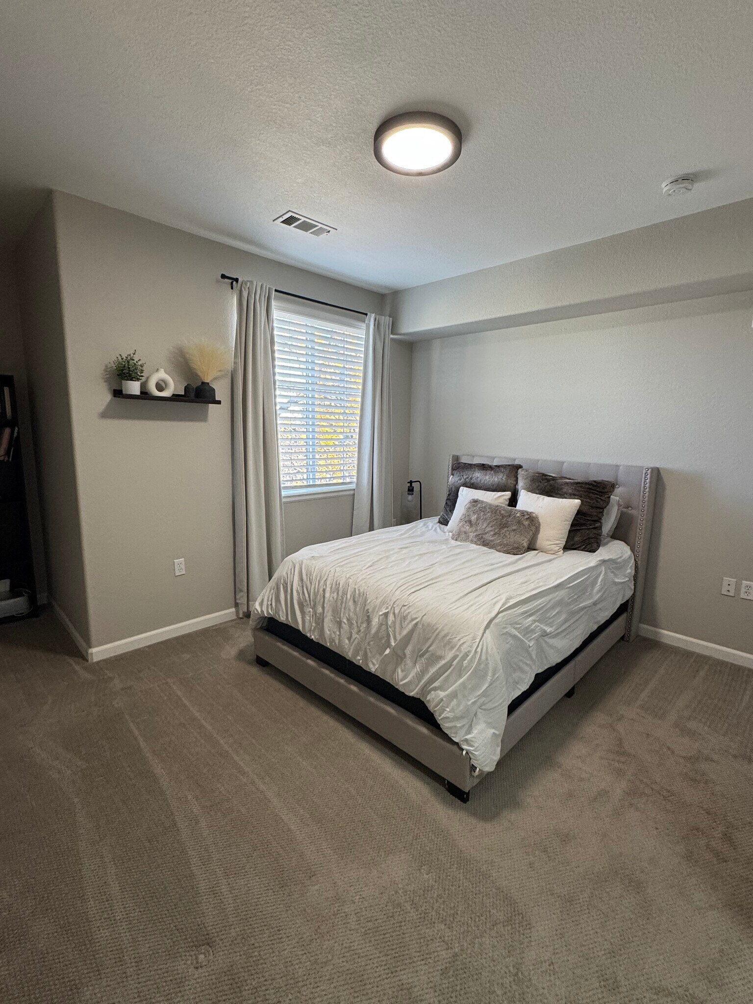 Building Photo - 10351 W Girton Dr